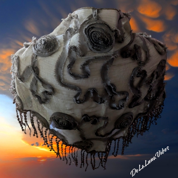 Delicate, Vintage, Fringe Shoulder Shawl, Brown with Floral Appliques. Like New - Picture 4 of 6